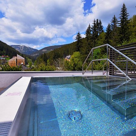 بيك بود سنيزكو Hotel Pecr Deep المظهر الخارجي الصورة