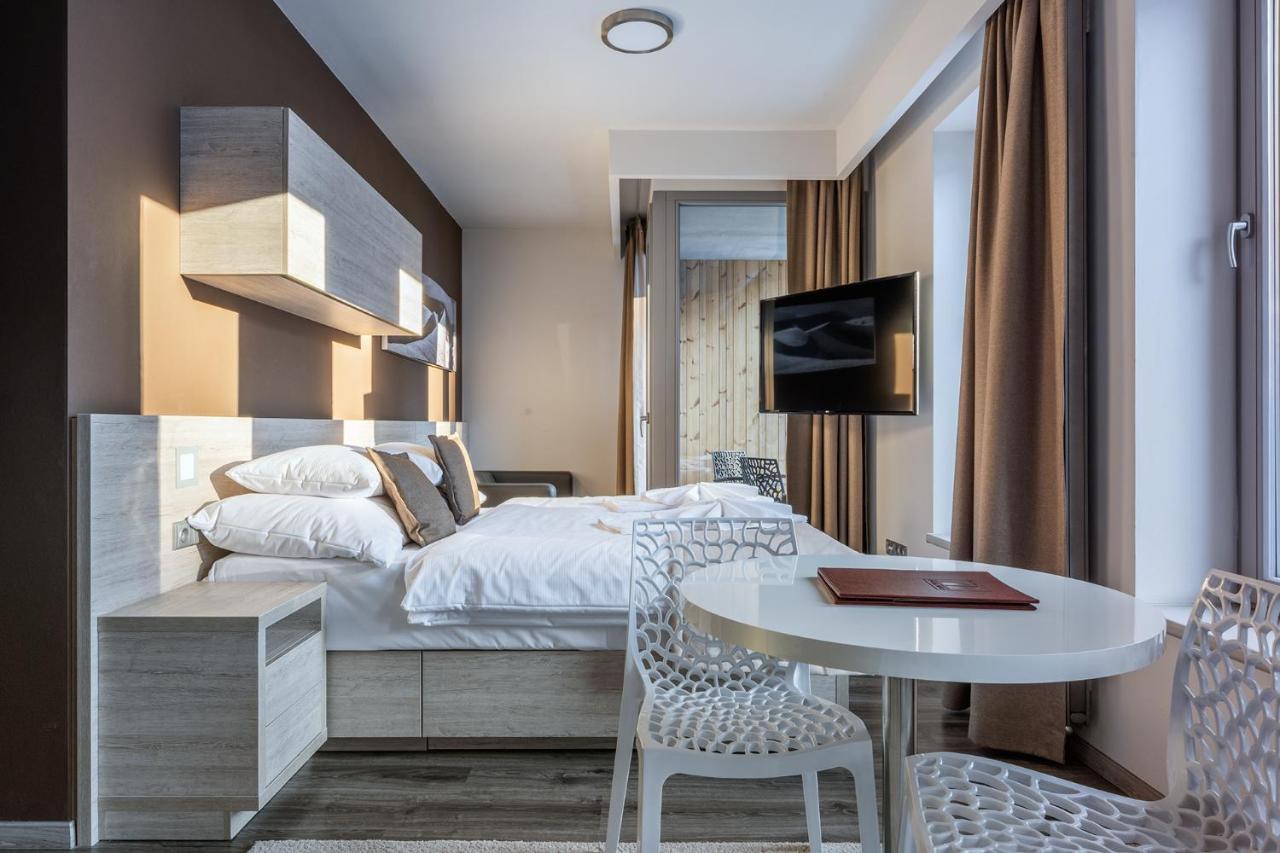 بيك بود سنيزكو Hotel Pecr Deep المظهر الخارجي الصورة
