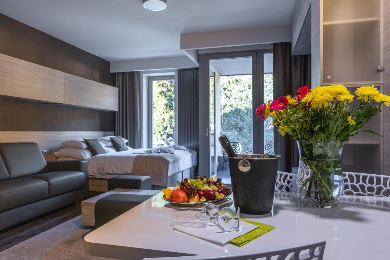 بيك بود سنيزكو Hotel Pecr Deep المظهر الخارجي الصورة