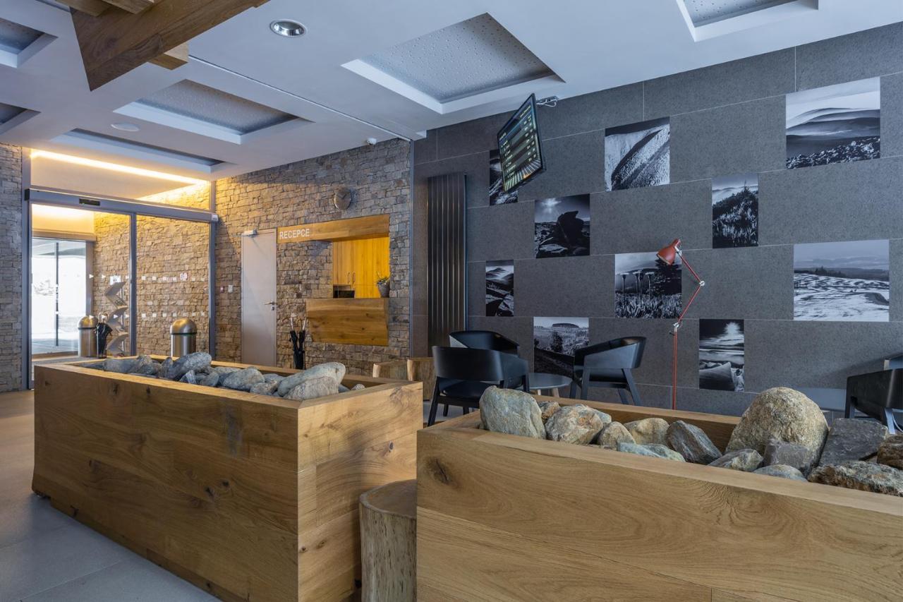 بيك بود سنيزكو Hotel Pecr Deep المظهر الخارجي الصورة